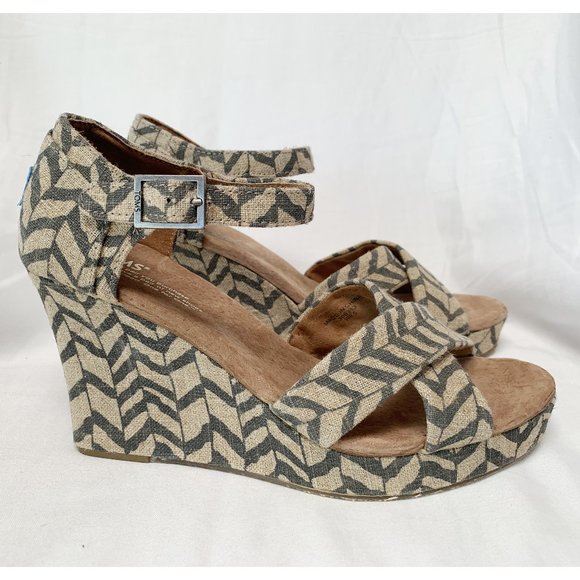 TOMS Ankle Strap Wedge Sandals - Printed - Picture 2 of 11
